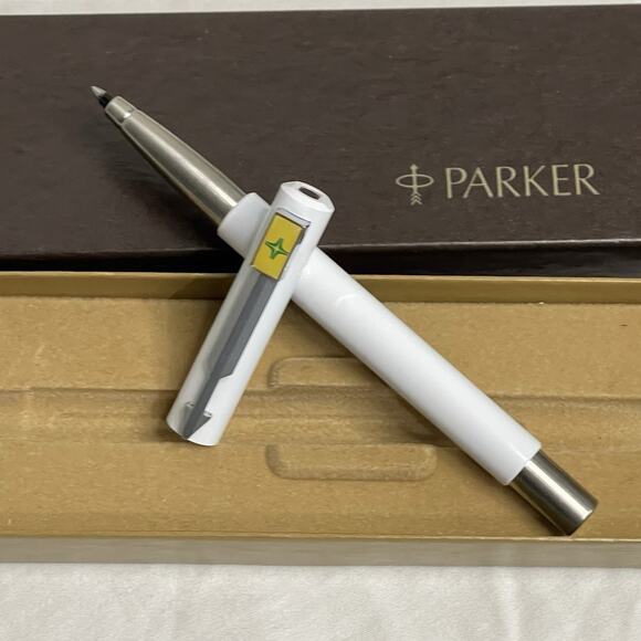 Vintage Parker Ballpoint Pen White Chrome Arrow Accent Black Ink Original Box - Picture 2 of 8